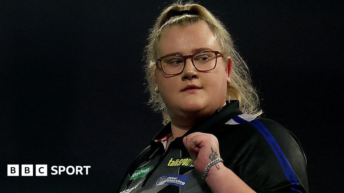 Beau Greaves breaks barriers with historic PDC ranking title in tight 8-7 win