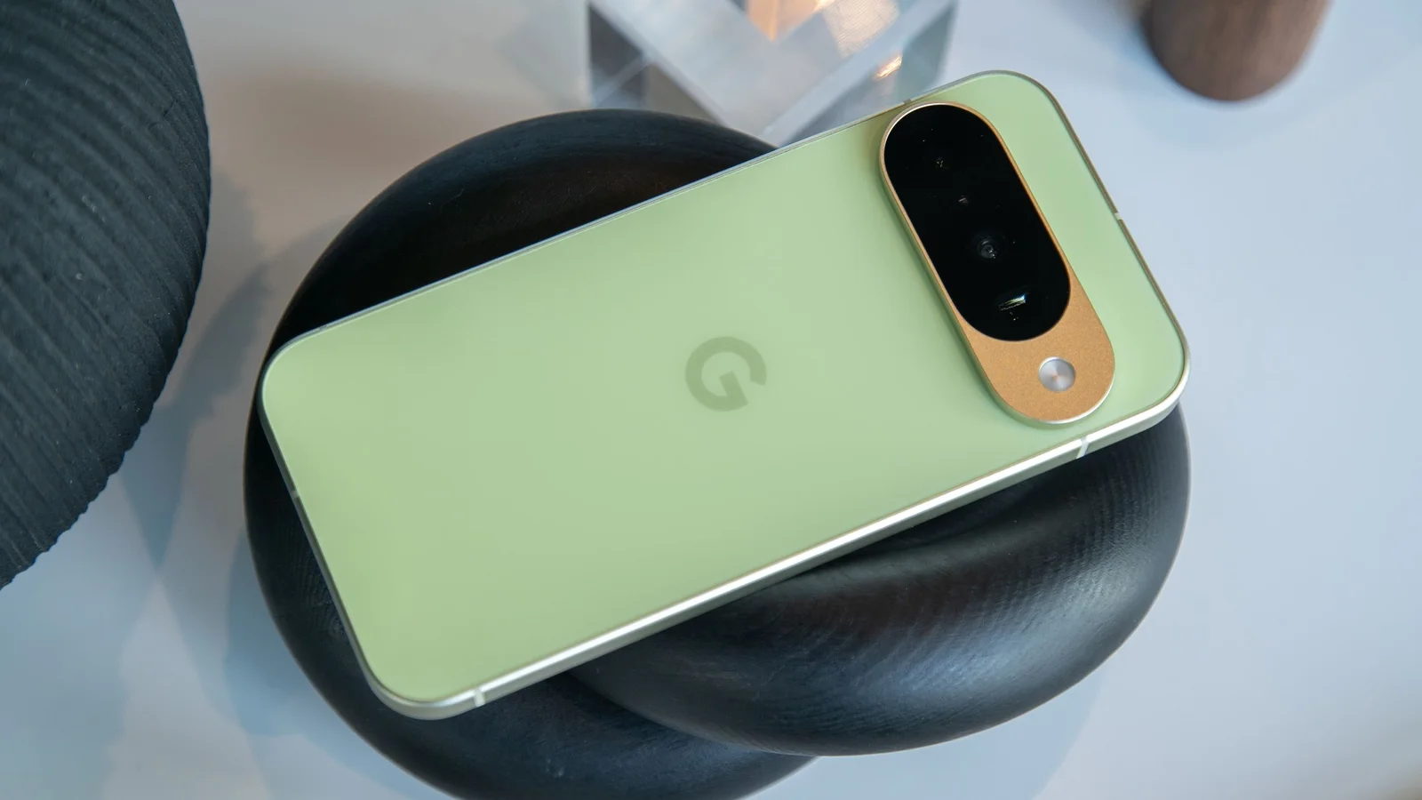 Google's June Pixel patch fixes lingering display, charging and crash issues