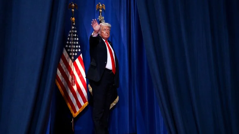 Trump’s Core White Voters Show Widening Rift as Polls Signal Slow Decline
