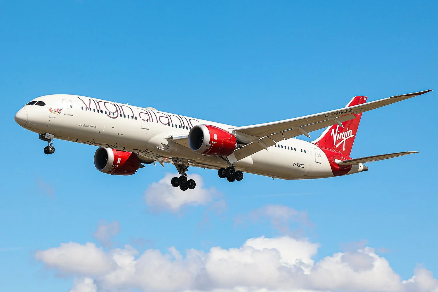 Crew Restrain Two Passengers on 14-Hour Melbourne-Doha Flight Over Gun Threat Allegations