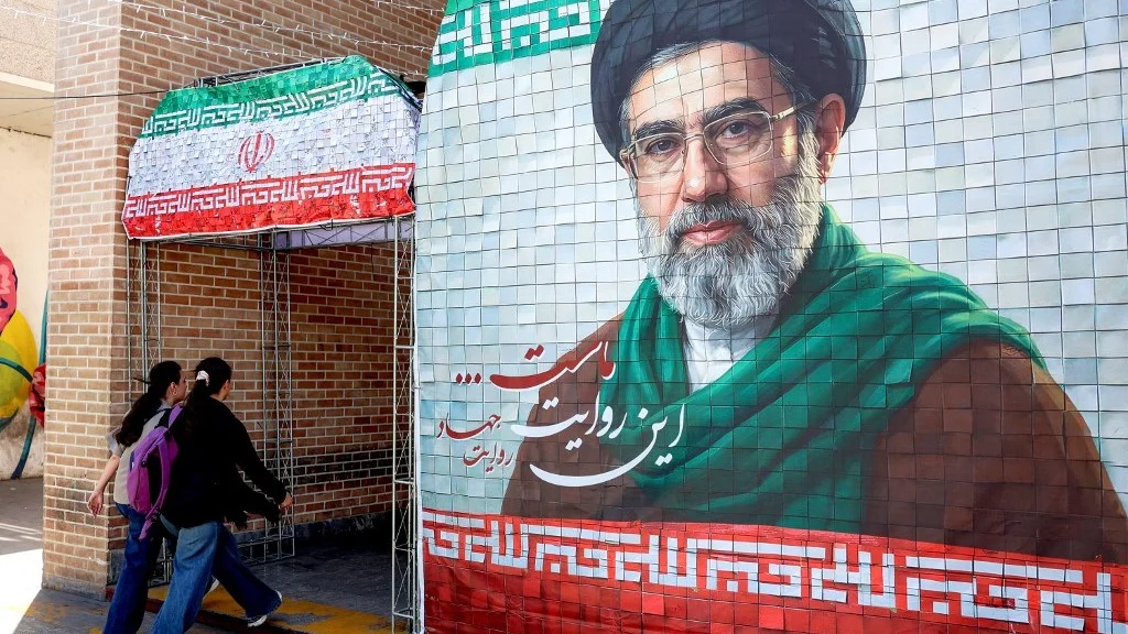 Kagan warns Iran war risks a strategic U.S. defeat