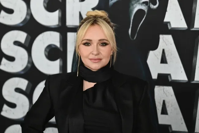 Hollywood Mourns Hayden Panettiere as Tributes Pour In From Davis, Barrera, Fuller
