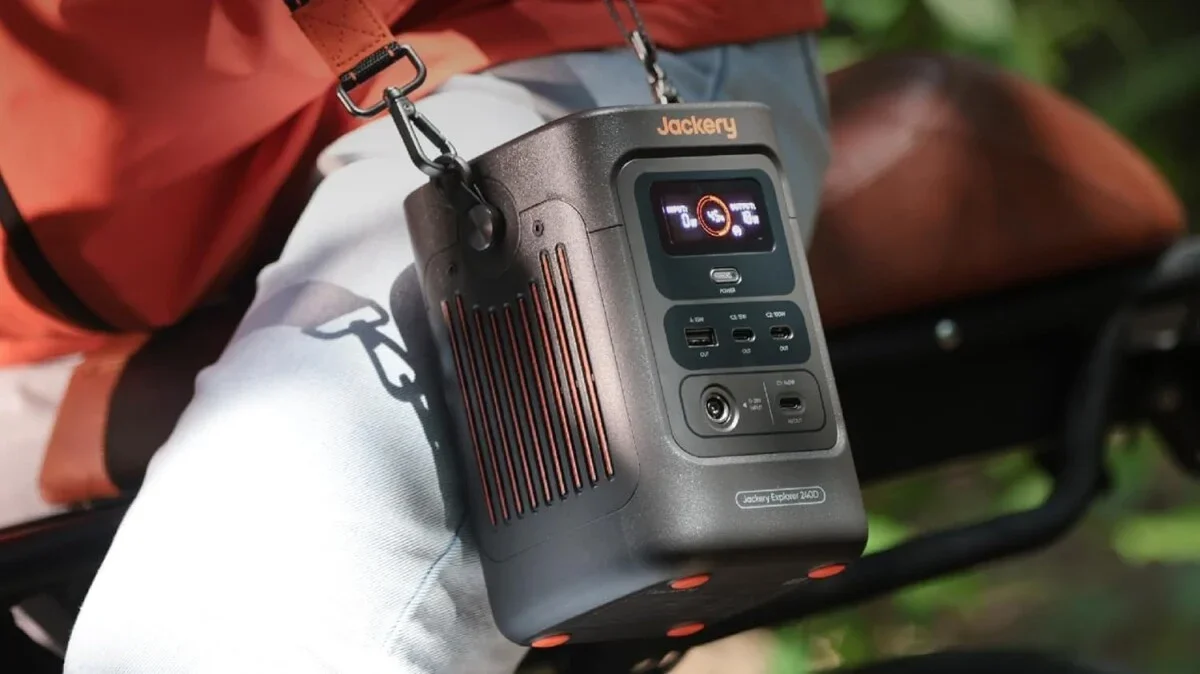 Compact Jackery 240D Power Station Drops to $129 on Amazon
