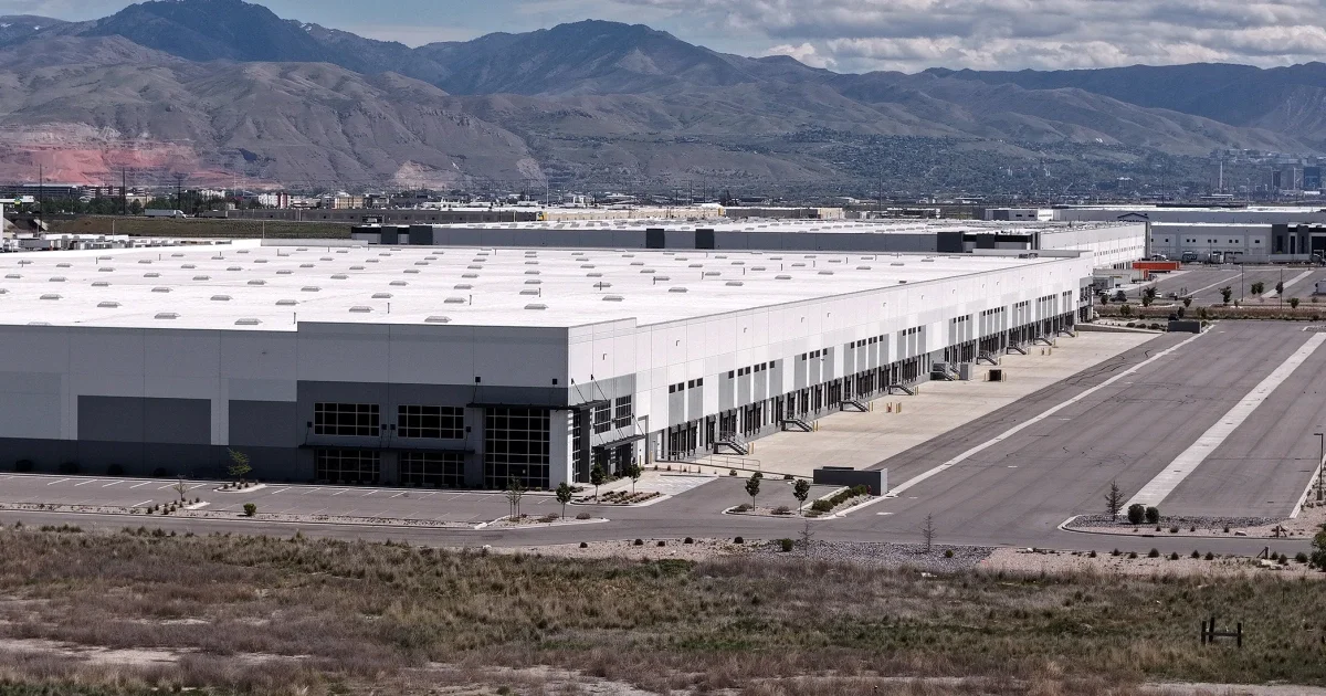 DHS weighs selling ICE detention warehouses and government planes amid leadership shift
