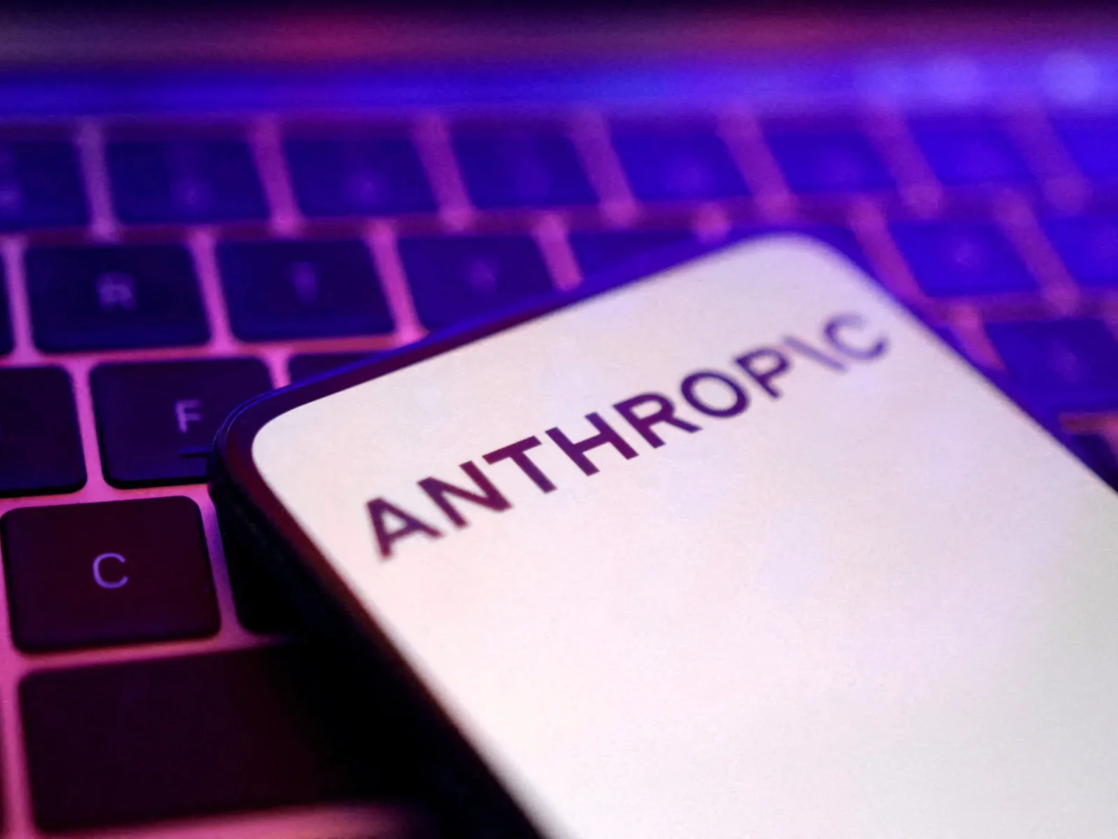 US blocks global access to Anthropic’s Claude models amid export controls