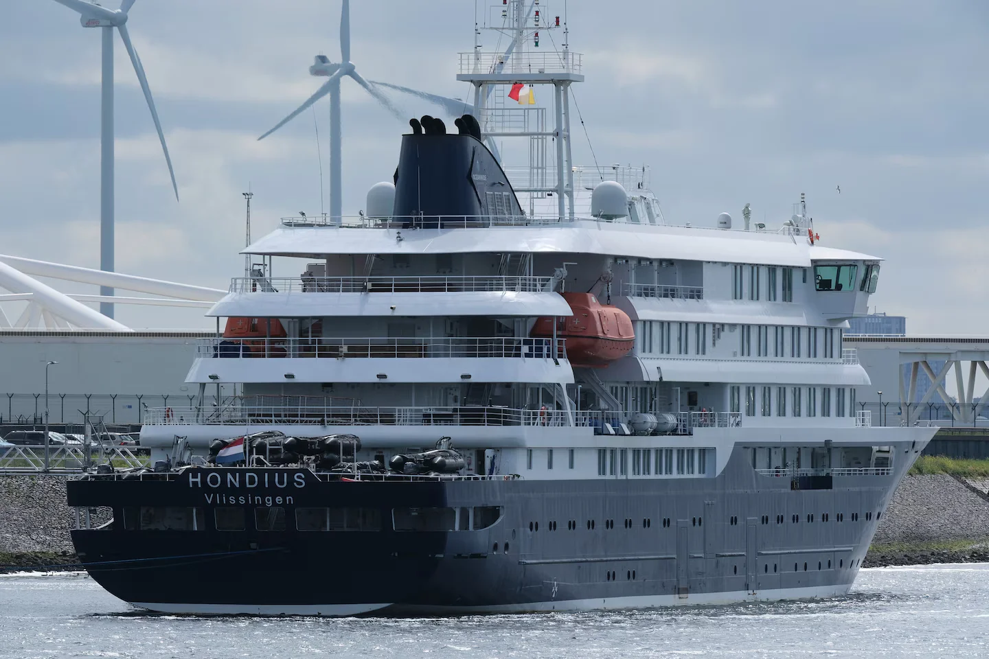 Nebraska quarantine keeps hantavirus cruise passenger in isolation despite CDC advice