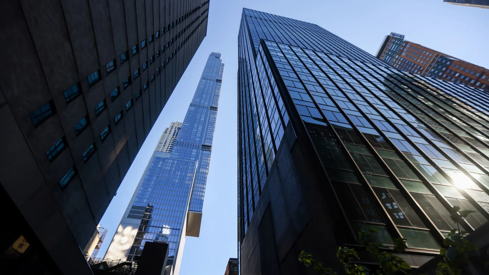 Manhattan Luxury Real Estate Pushes Ahead as Pied-a-Terre Tax Debated