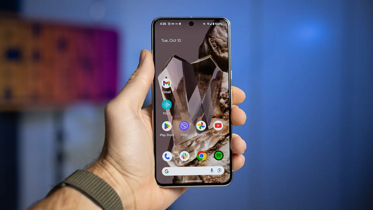Pixel 8a Gains AirDrop-style Sharing, Leaving Pixel 8 and 8 Pro Behind