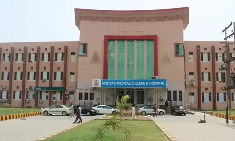 Multan hospital: Nine officials suspended after HIV screening lapse in surgery