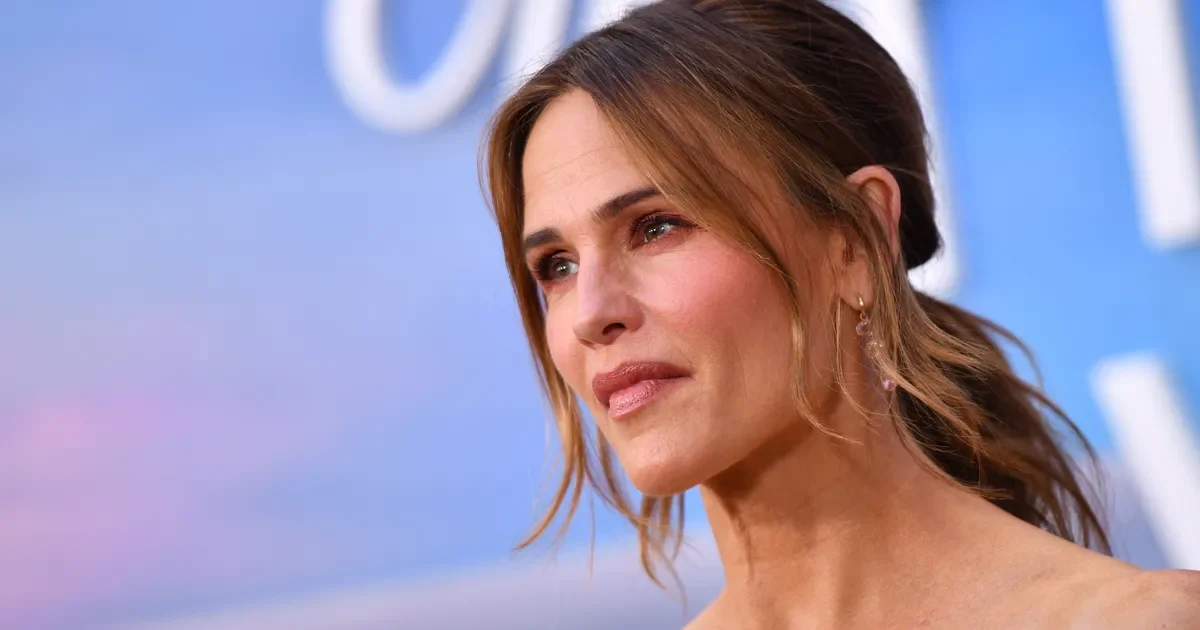 Garner Says Paparazzi Endangered Her Kids, Sparking California Paparazzi Reform