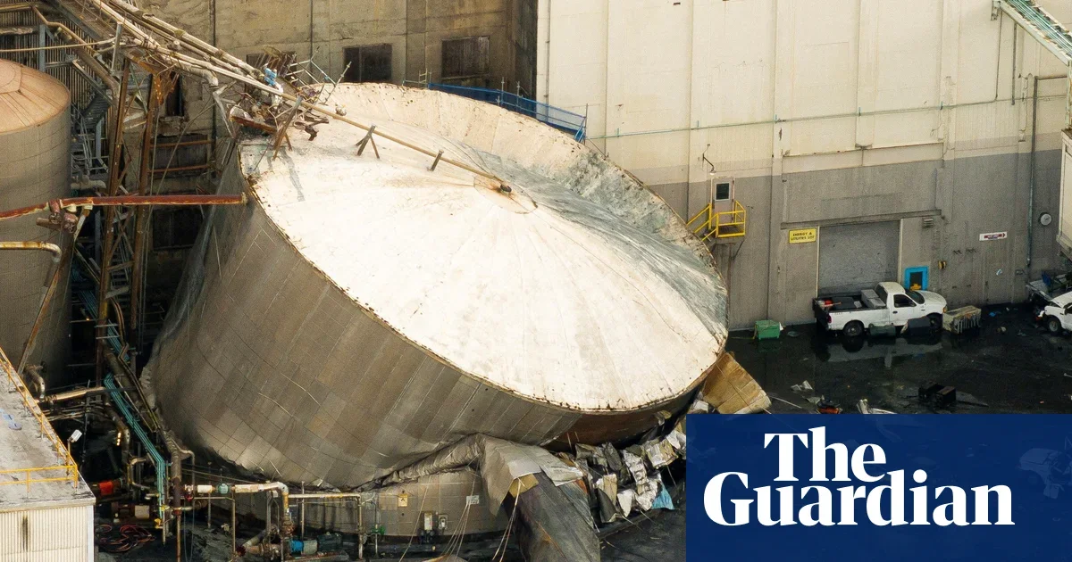 Eight dead in Washington paper-mill tank collapse as recovery continues