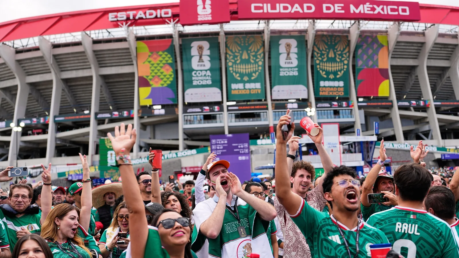 Kickoff unchanged for Mexico vs England after talks