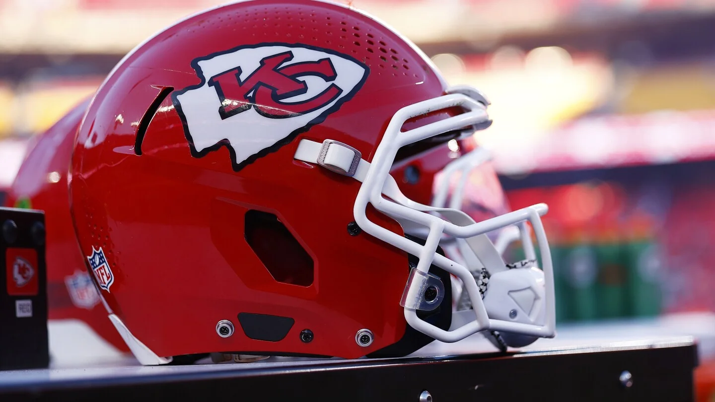 Wife of Chiefs OC Bieniemy shot at Virginia home; serious injuries reported