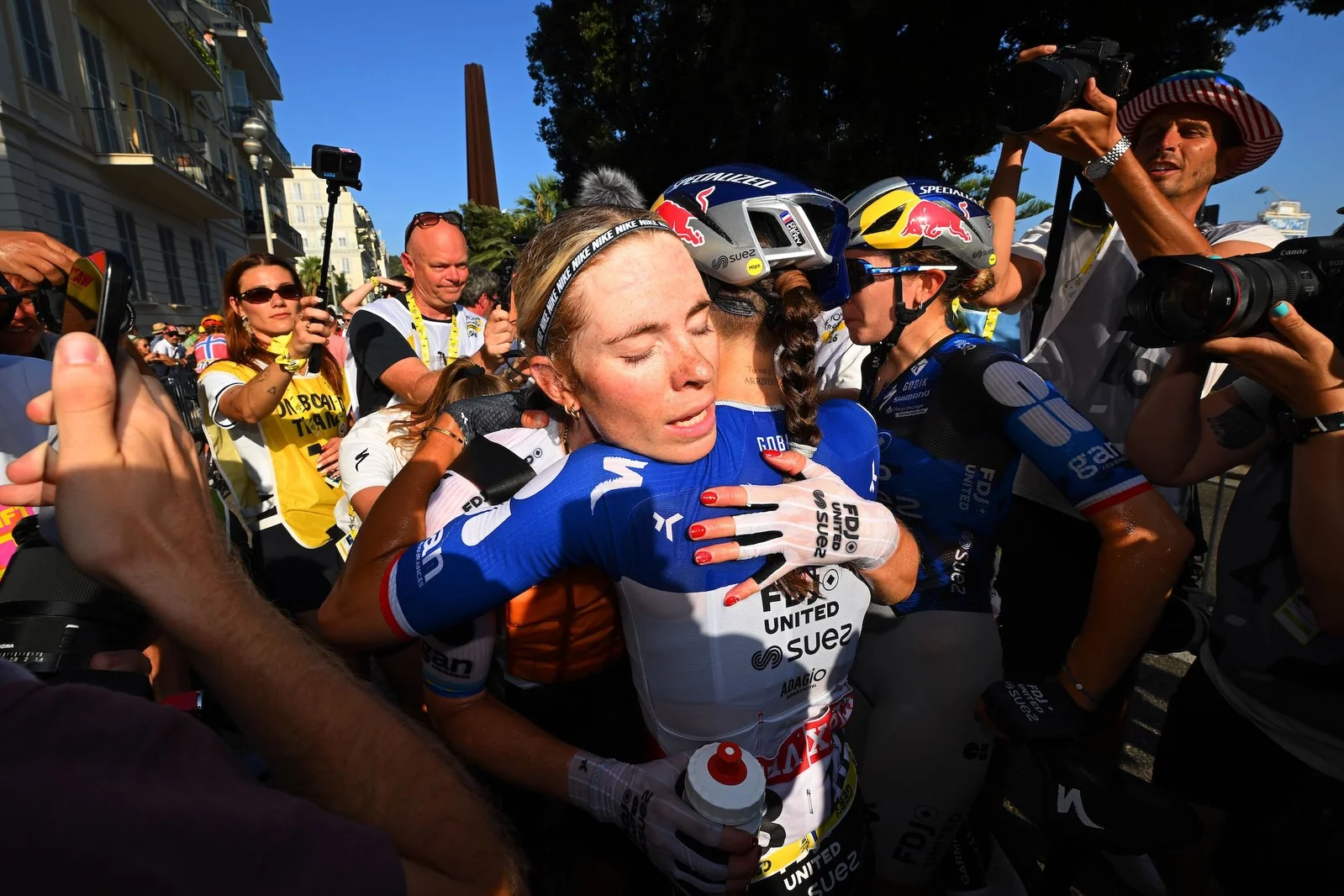 Vollering backs Gery after fair-play clash on Tour de France Femmes Stage 8
