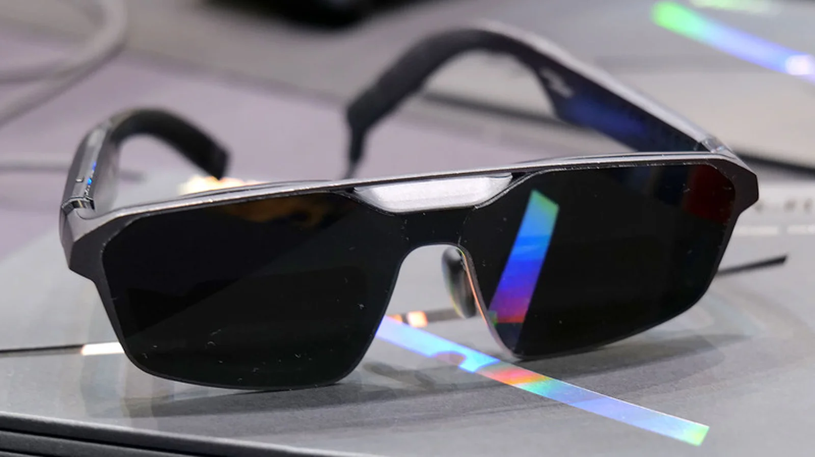 ROG Xreal R1 AR Glasses Open for Pre-Order at $849 With Dock