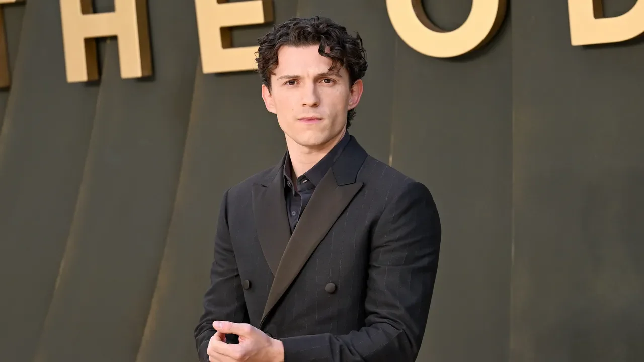 Seven Summer-Suit Moves From The Odyssey Premiere