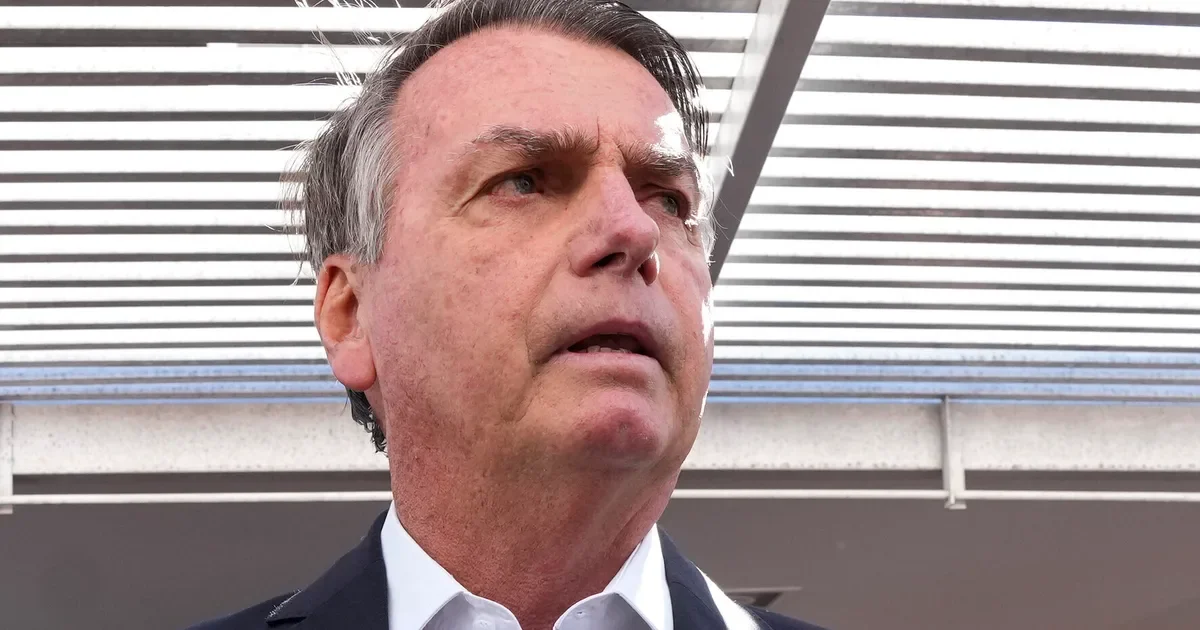 Brazilian Police Raid Ex-President Bolsonaro's Home in Vaccine Fraud Probe