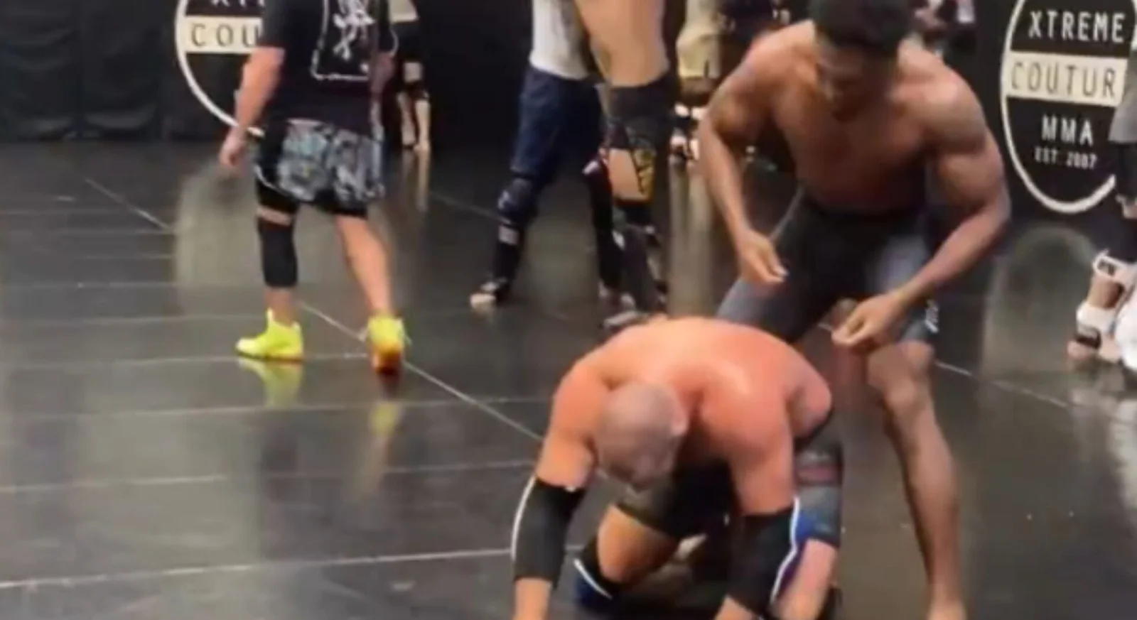 Fans Rally for Chimaev as Strickland Grappling Clip Sparks UFC 328 Buzz