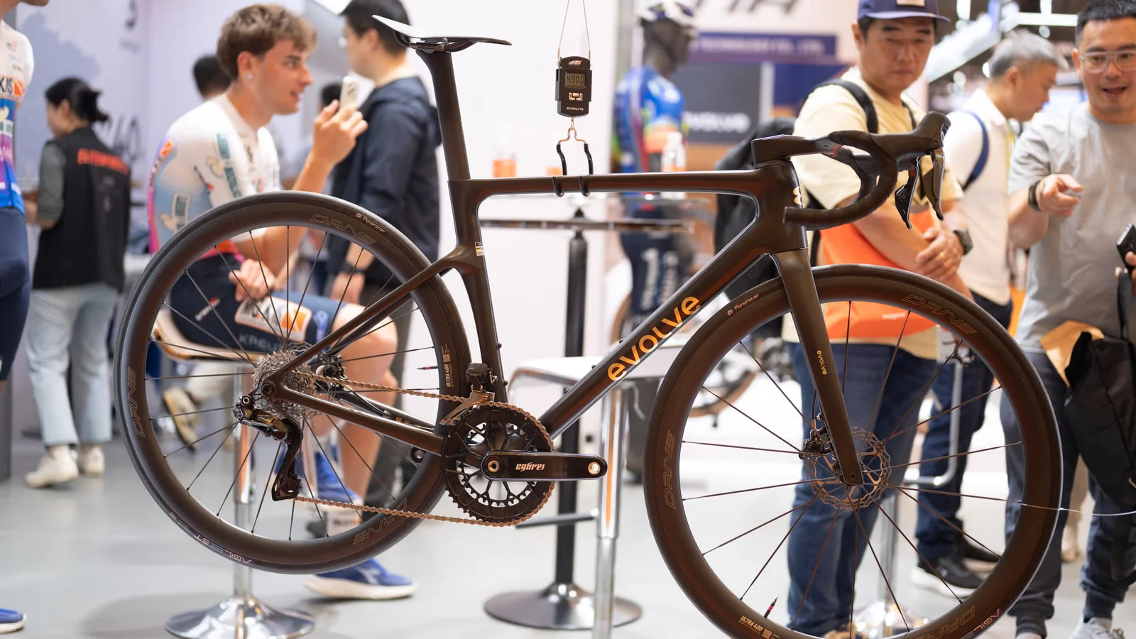 4.9kg Evolve Cima Weighs In, Undercuts Western Road Bikes on Price