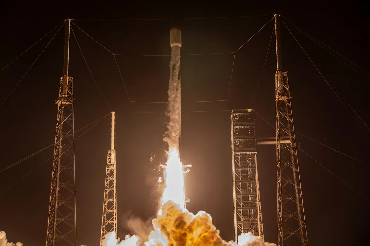SpaceX stock climbs on Falcon 9 reuse milestone and Starlink growth surge