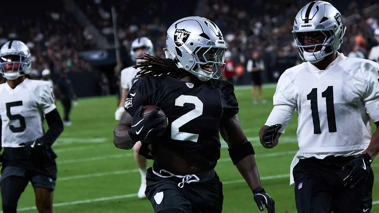 Bowers, Mendoza and Dean carry Raiders’ open practice as offense leans on Bowers/Jeanty and Dean leads defense