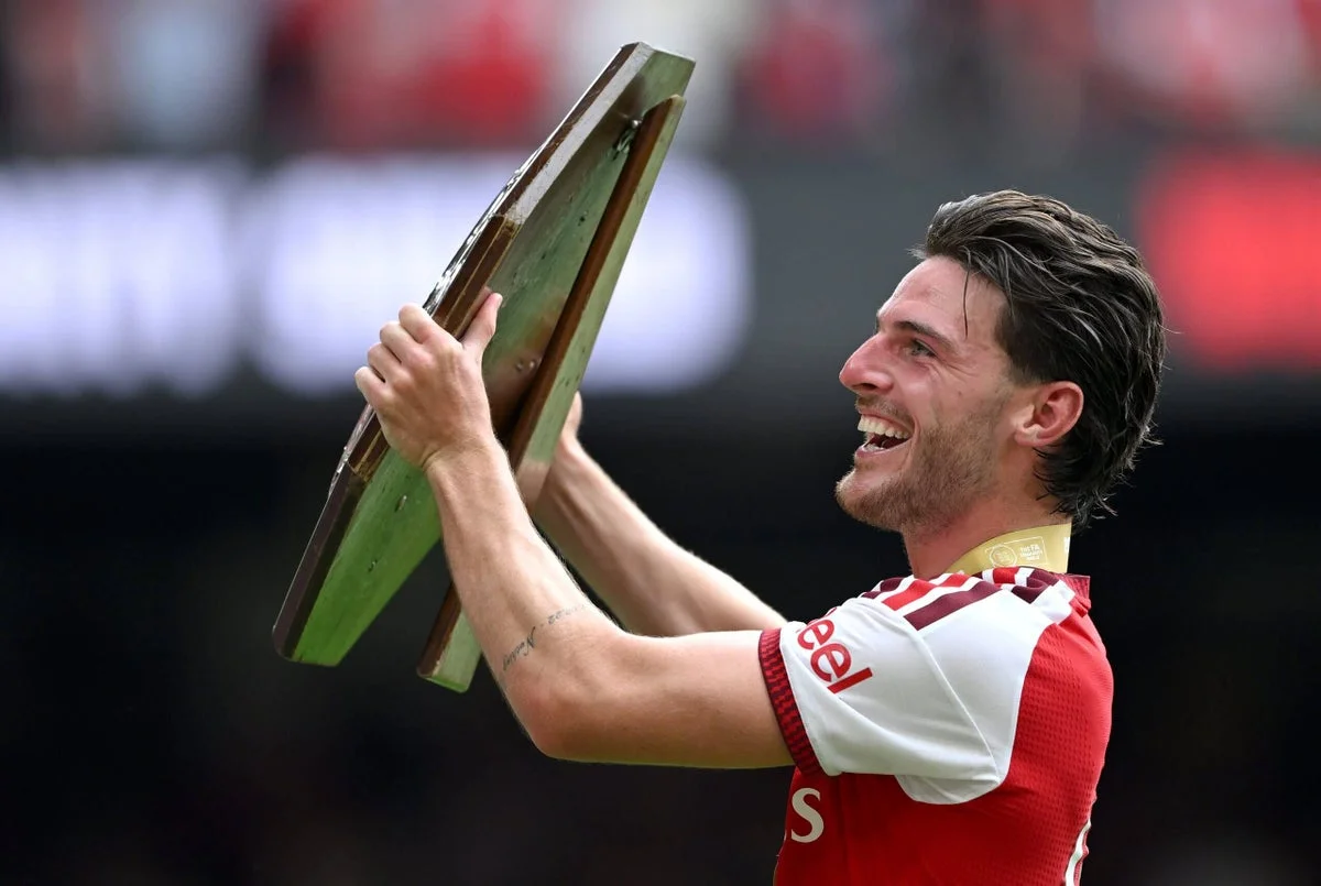 Arsenal primed to defend Premier League crown after dominant City display