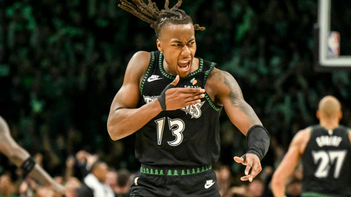 Dosunmu's 43-point eruption puts Nuggets on the brink in wild playoff Saturday
