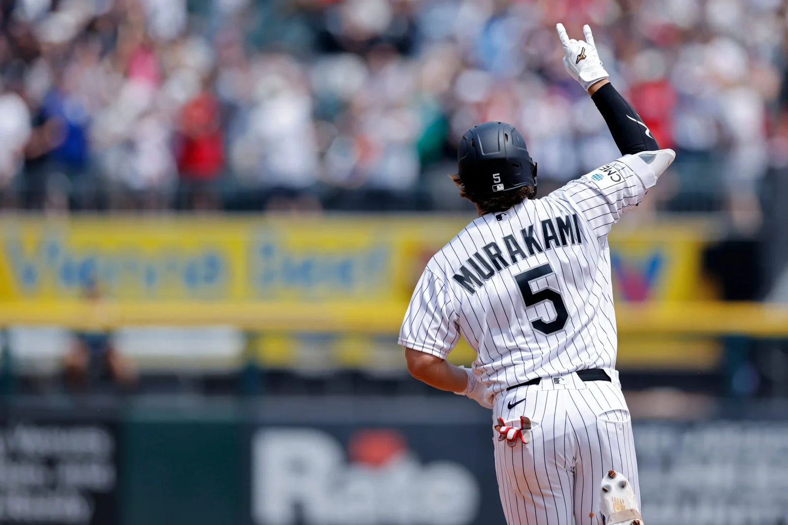 Murakami's Two-Homer Bobblehead Day Sparks Sox Rout