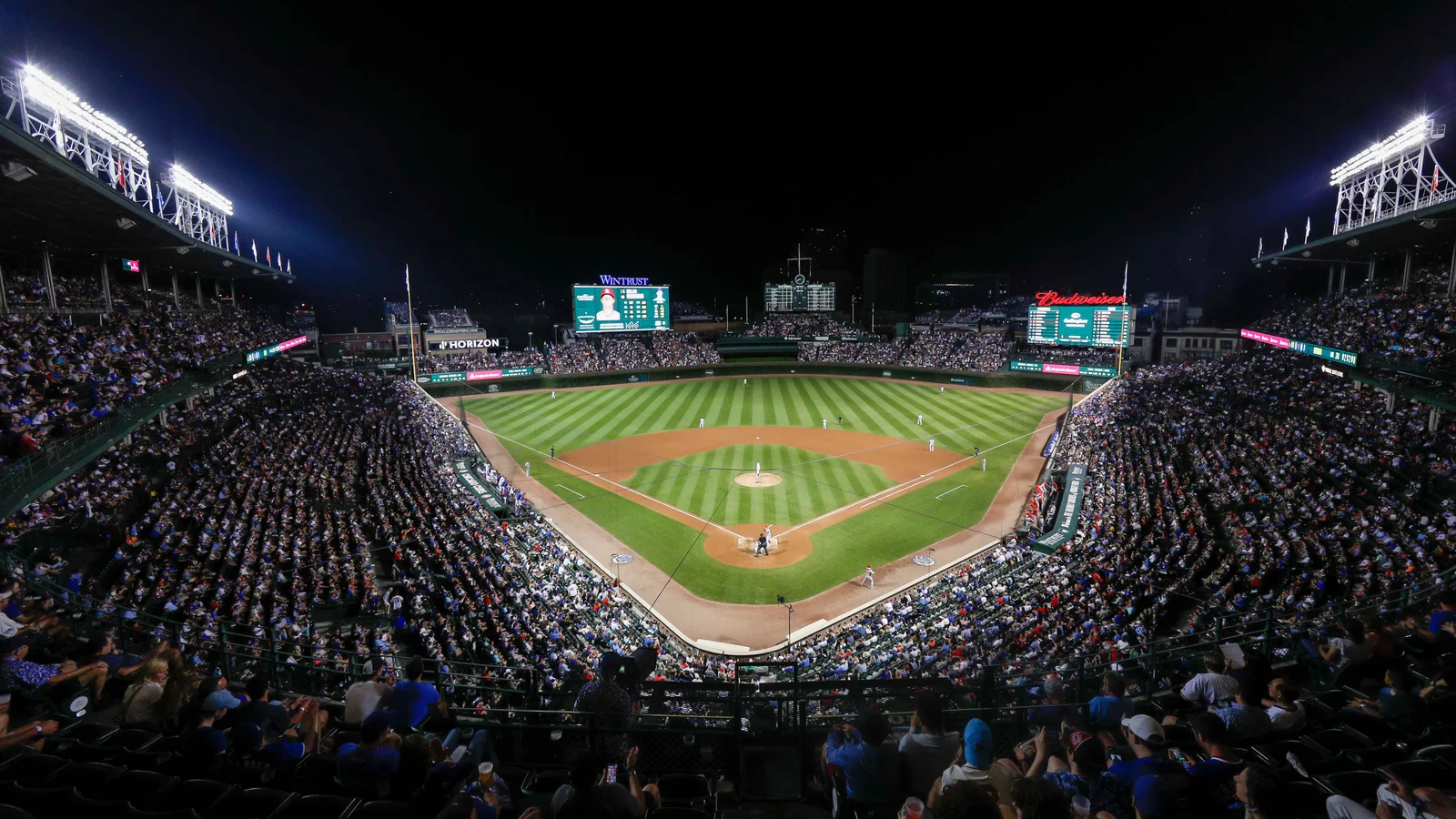 Cubs vs. Dodgers game threatened by Chicago weather.