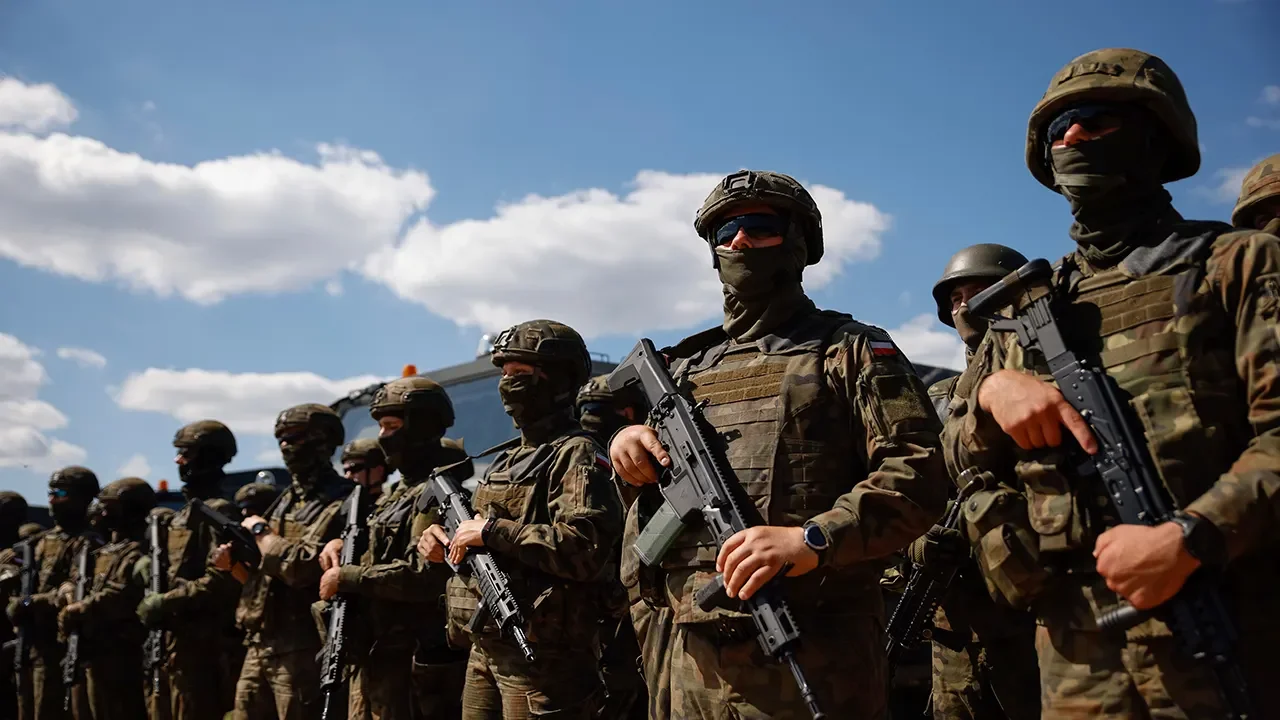 Eastern European Nations Increase Military Presence on Belarus Border Amid Rising Tensions