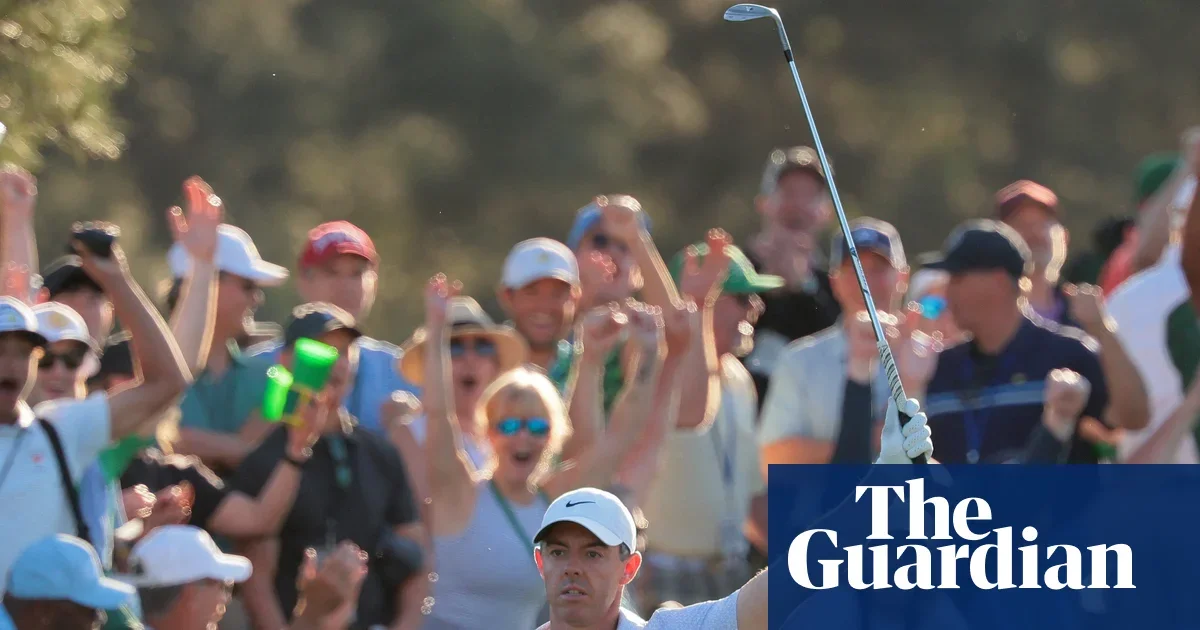 McIlroy builds a commanding six-shot lead at the Masters halfway