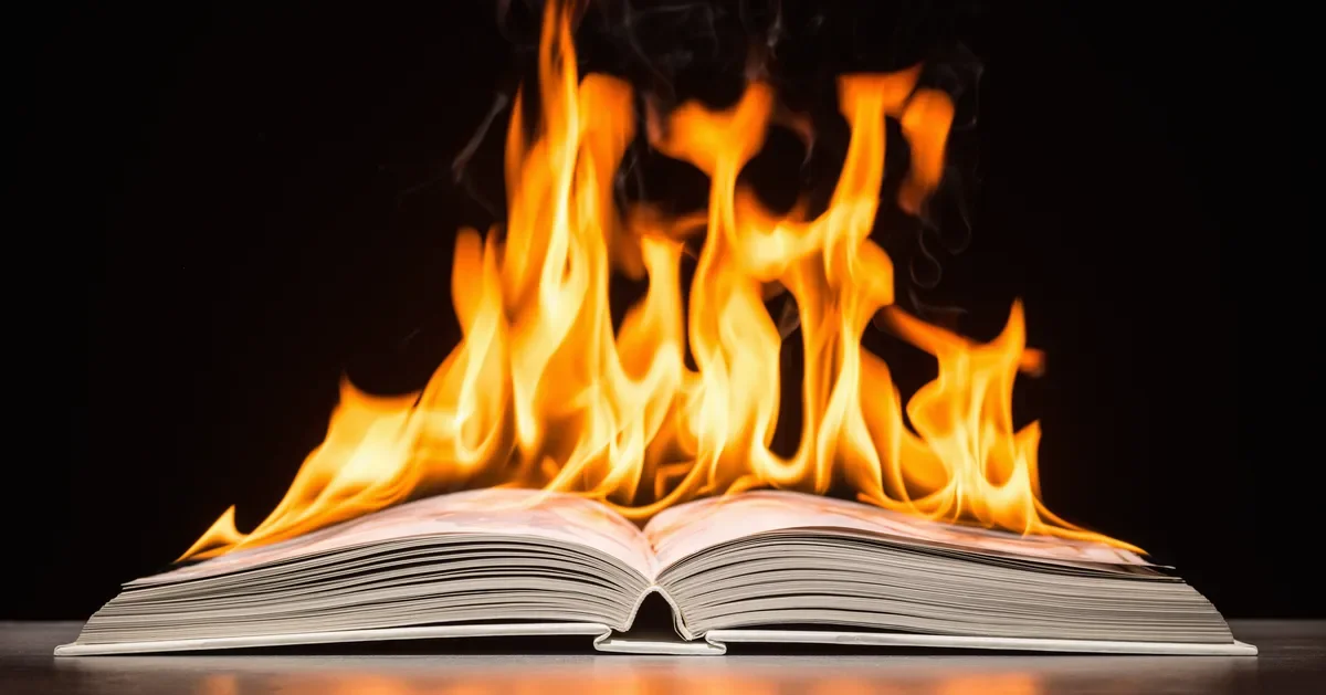 "Florida School District Removes Dictionaries and Encyclopedias Due to 'Sexual' Content Concerns"