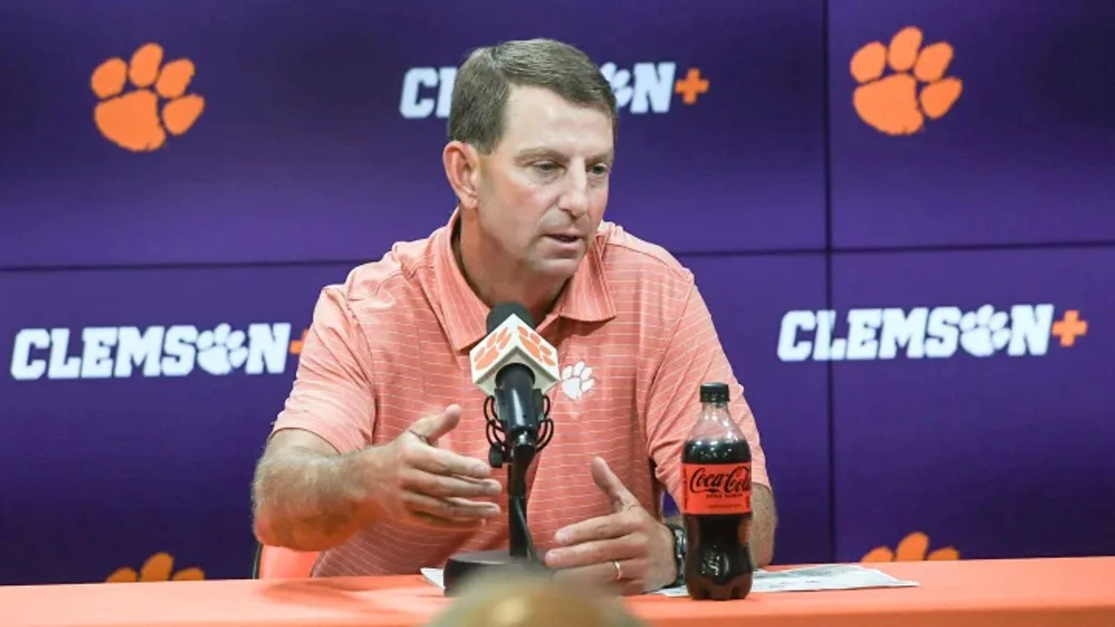 Swinney defends roster strategy after Tigers' lopsided LSU loss
