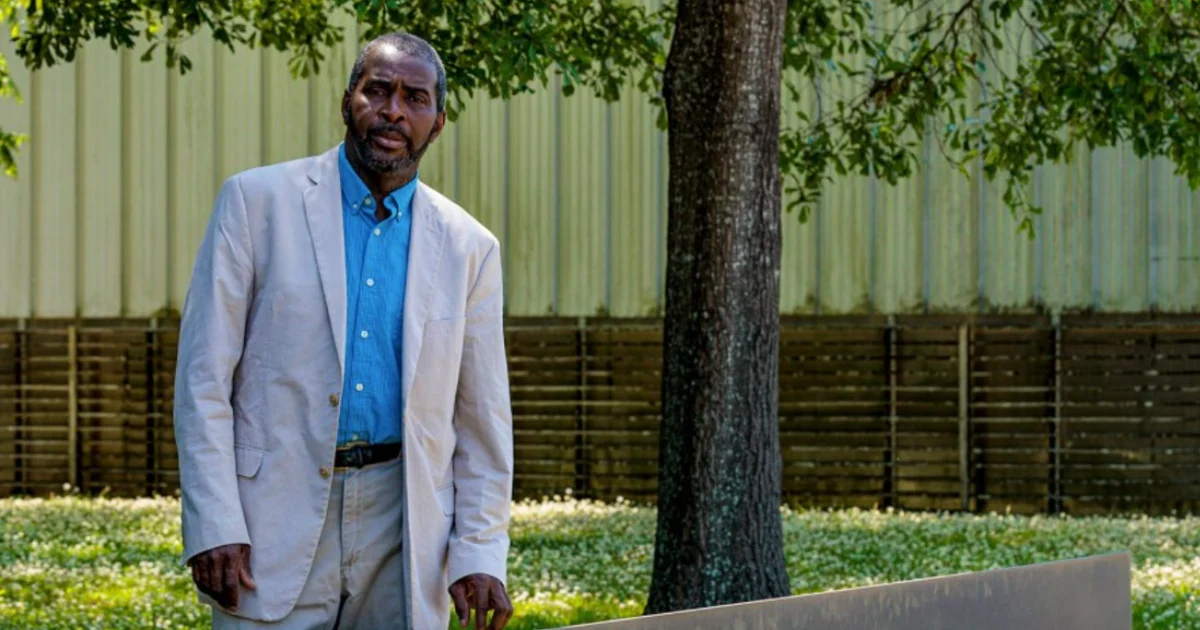 "Black Mayor's Battle for Power and Justice in Alabama Town"