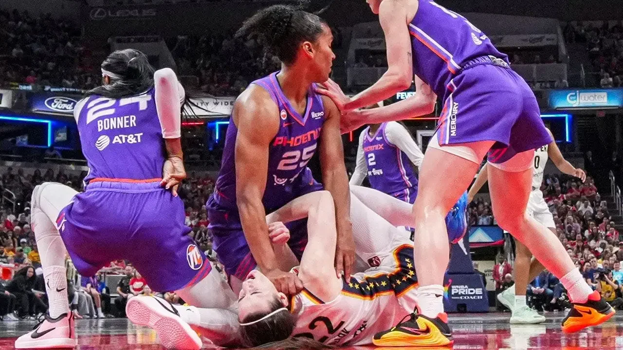 Mercury's Alyssa Thomas hit with one-game ban after throat-punch incident with Caitlin Clark