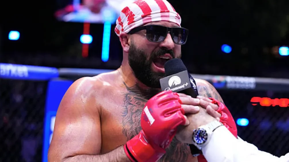 Hokit doubles down on Michelle Obama jab after win, drawing Cormier ire