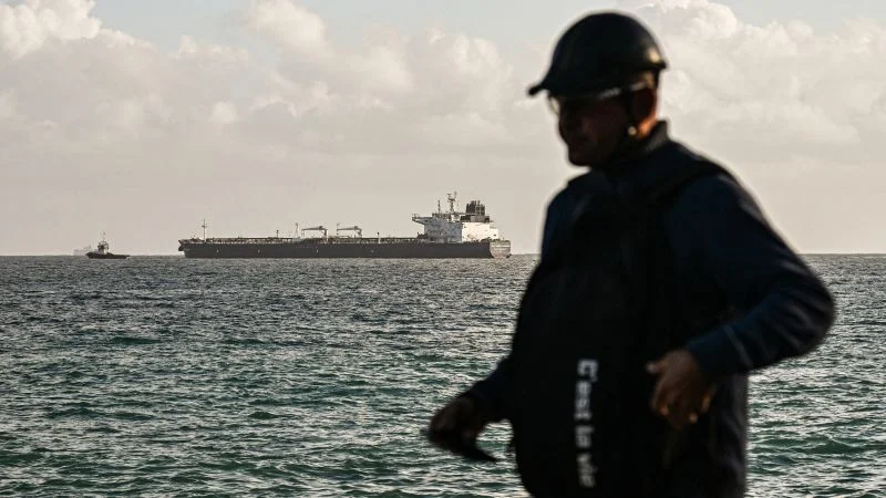 Ukraine strikes Russian oil hubs after US oil sanctions waiver