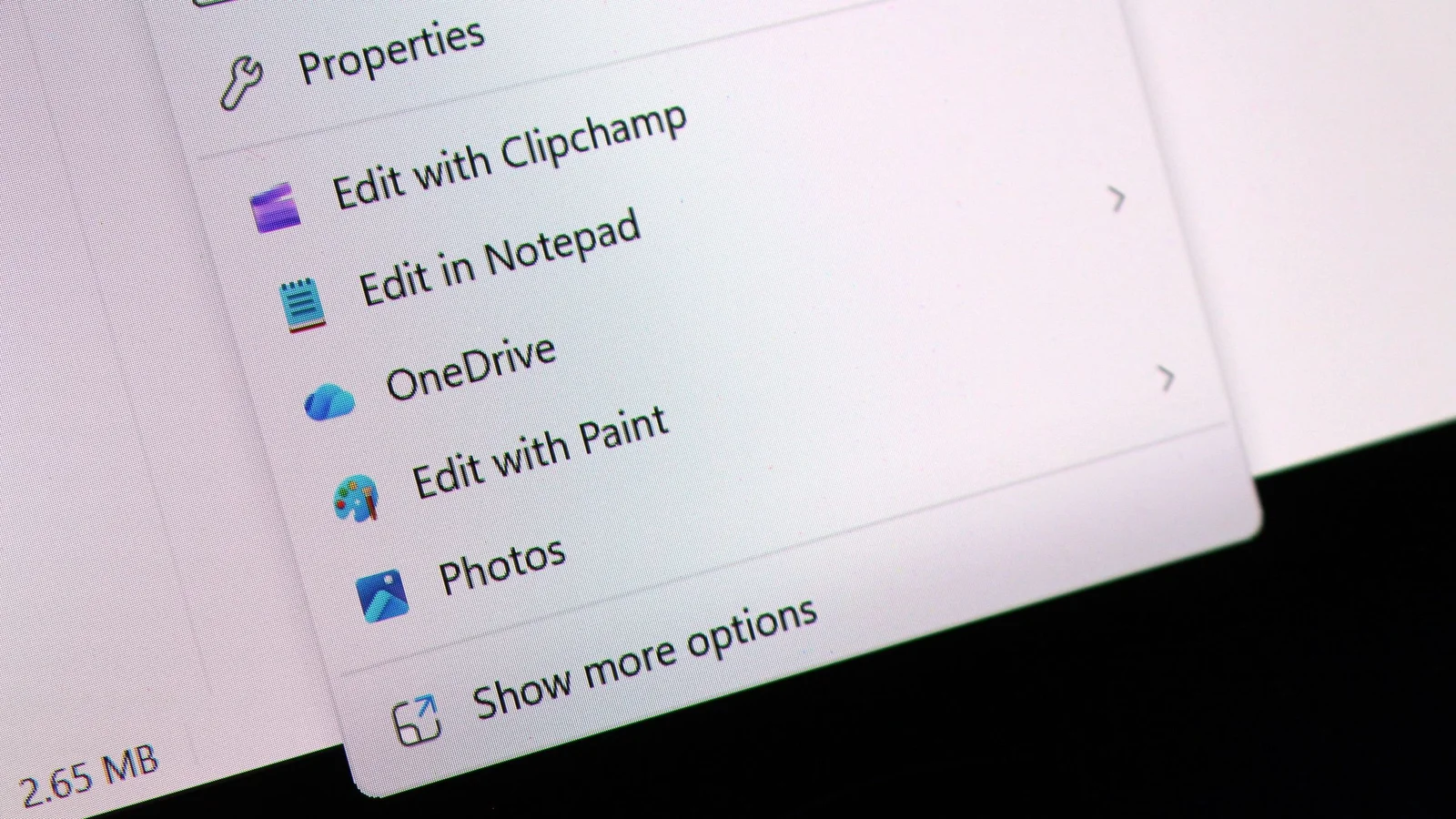 Windows 11 gains customizable context menus with a Windows 10-style vertical layout option