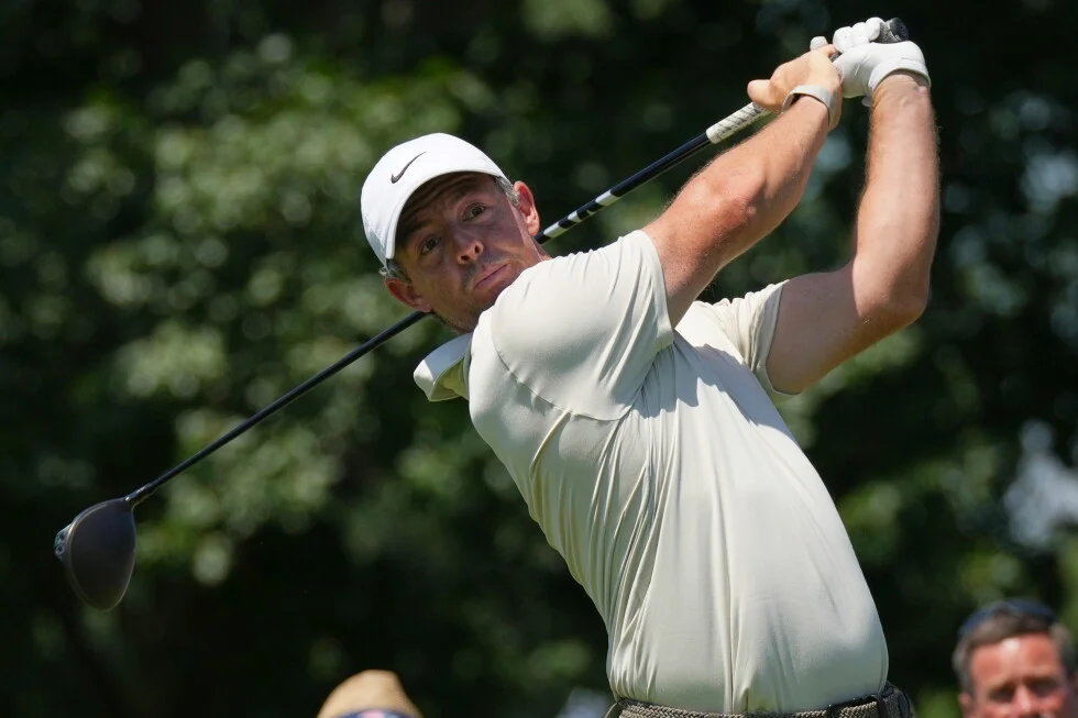 McIlroy bolts into five-way BMW lead as Scheffler struggles