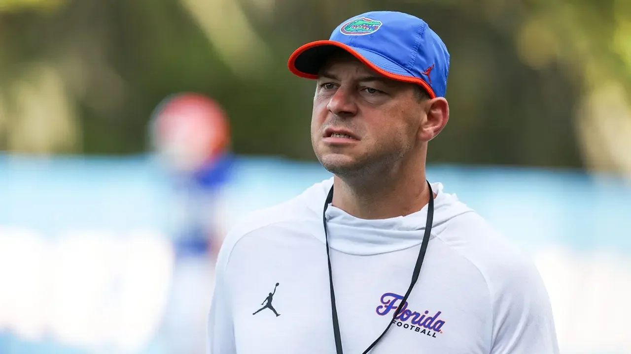 Sumrall weaponizes shoe-sniff clip to taunt Orlovsky in UF pedicure feud