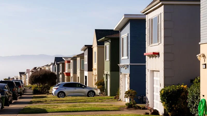 Mortgage rates jump to year-high as inflation and energy costs weigh on housing