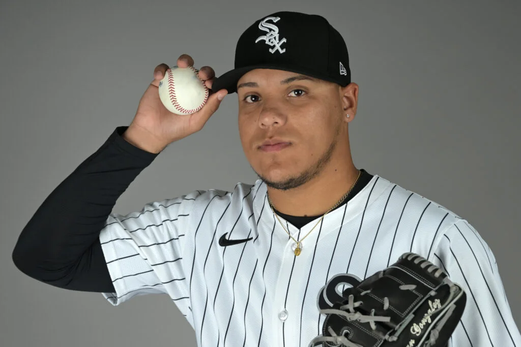 White Sox DFA Wikelman Gonzalez to Clear 40-Man Spot for Prospects