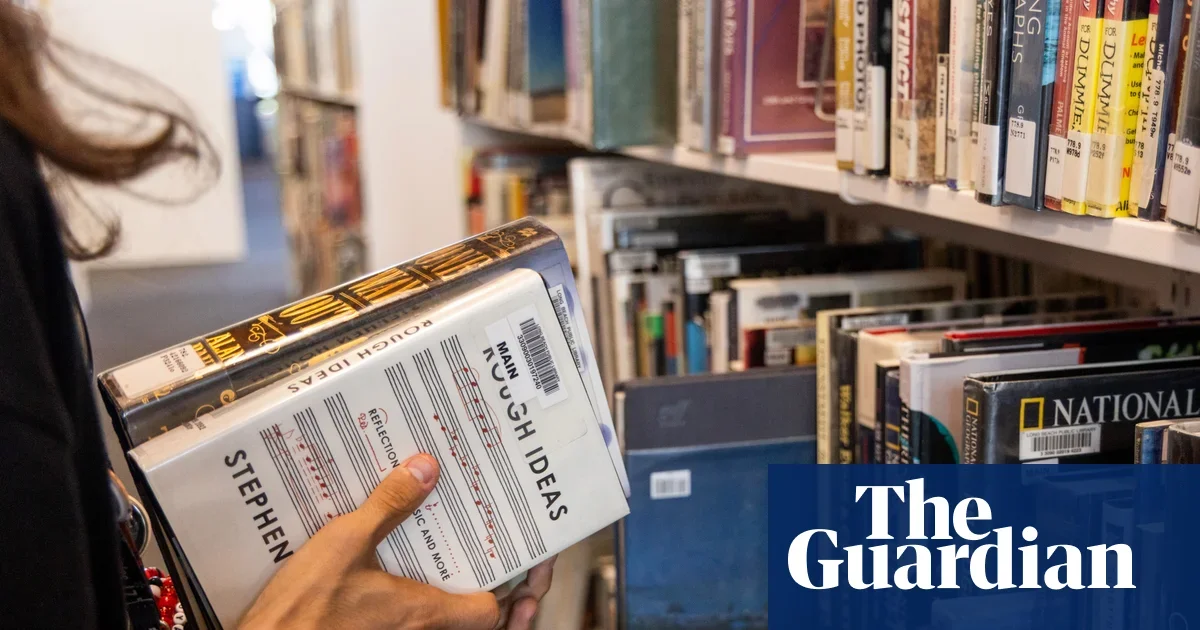 Censorship Pushes U.S. Public Libraries to the Brink, PEN America Finds