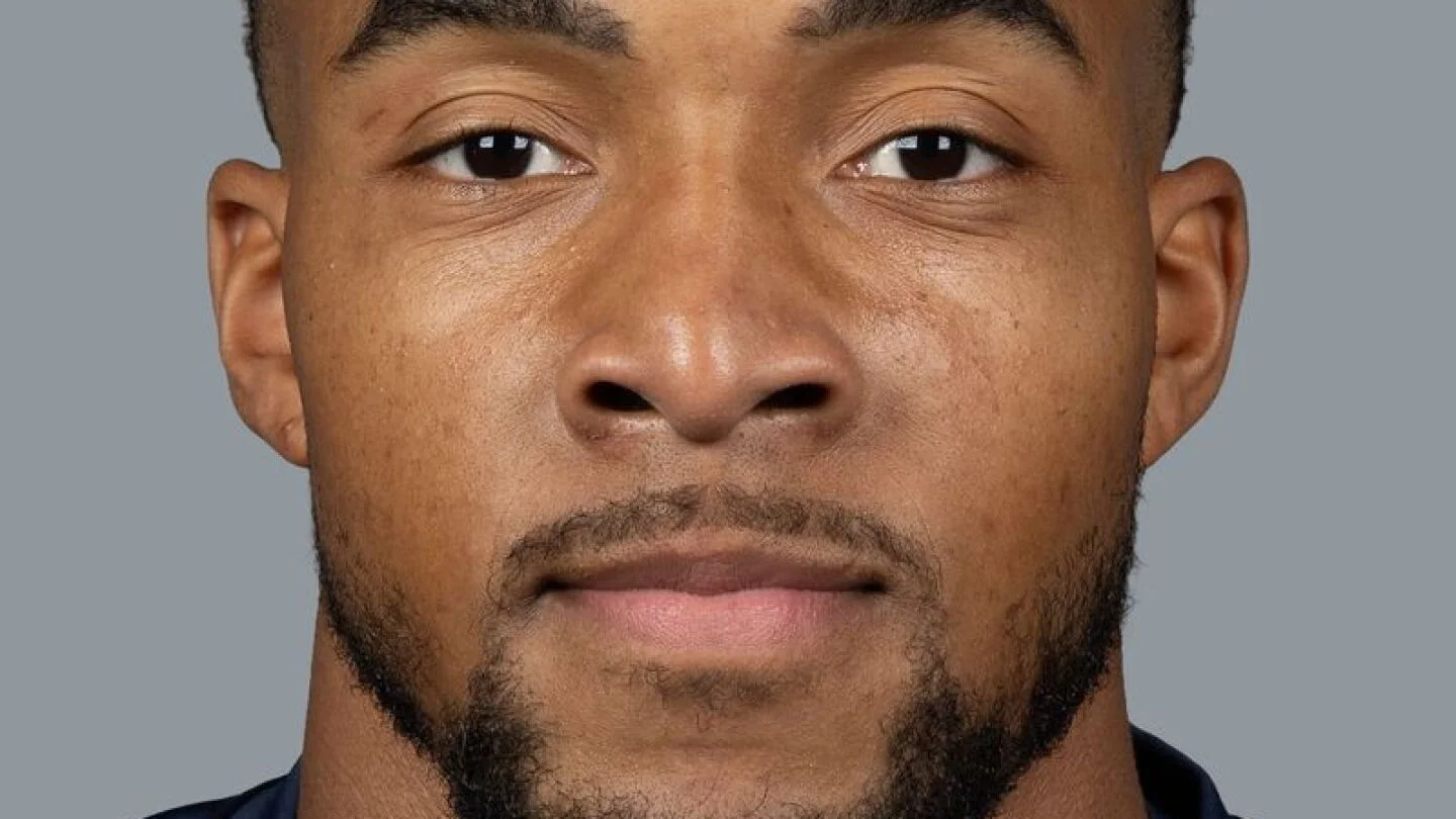 Henderson sidelined by ankle as Patriots prep for Week 1