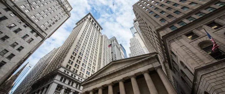 Capital Flight: Investors Flock to Gold Amid Banking Crisis.