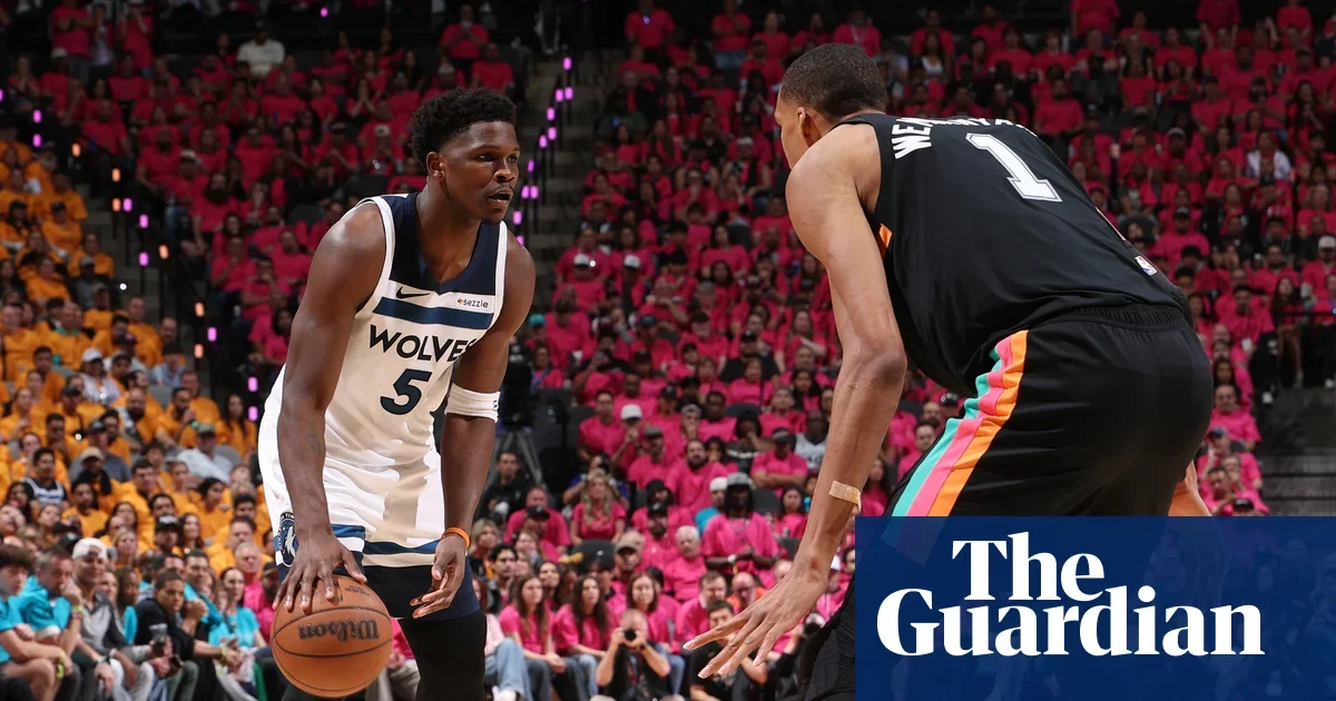 Edwards Returns, Wolves Edge Spurs as Knicks Dominate in East Semis