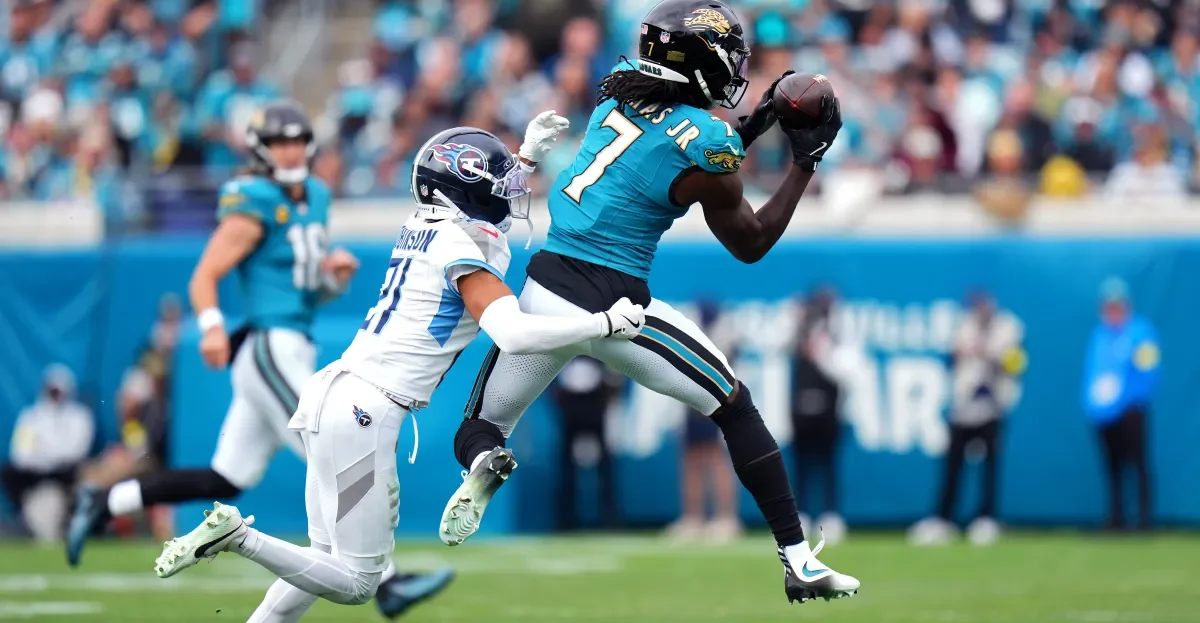 Commanders Spotlight: Downs, Ford, Chenal, Jennings in Today's Headlines