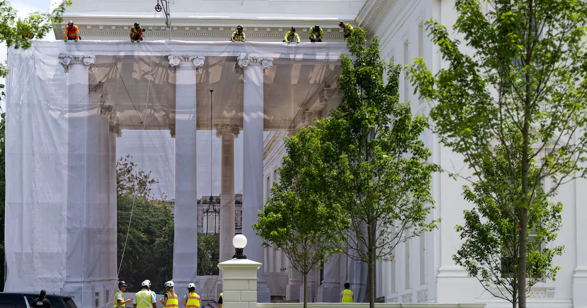 Tarps Hide White House Renovation as Trump Pushes Makeovers