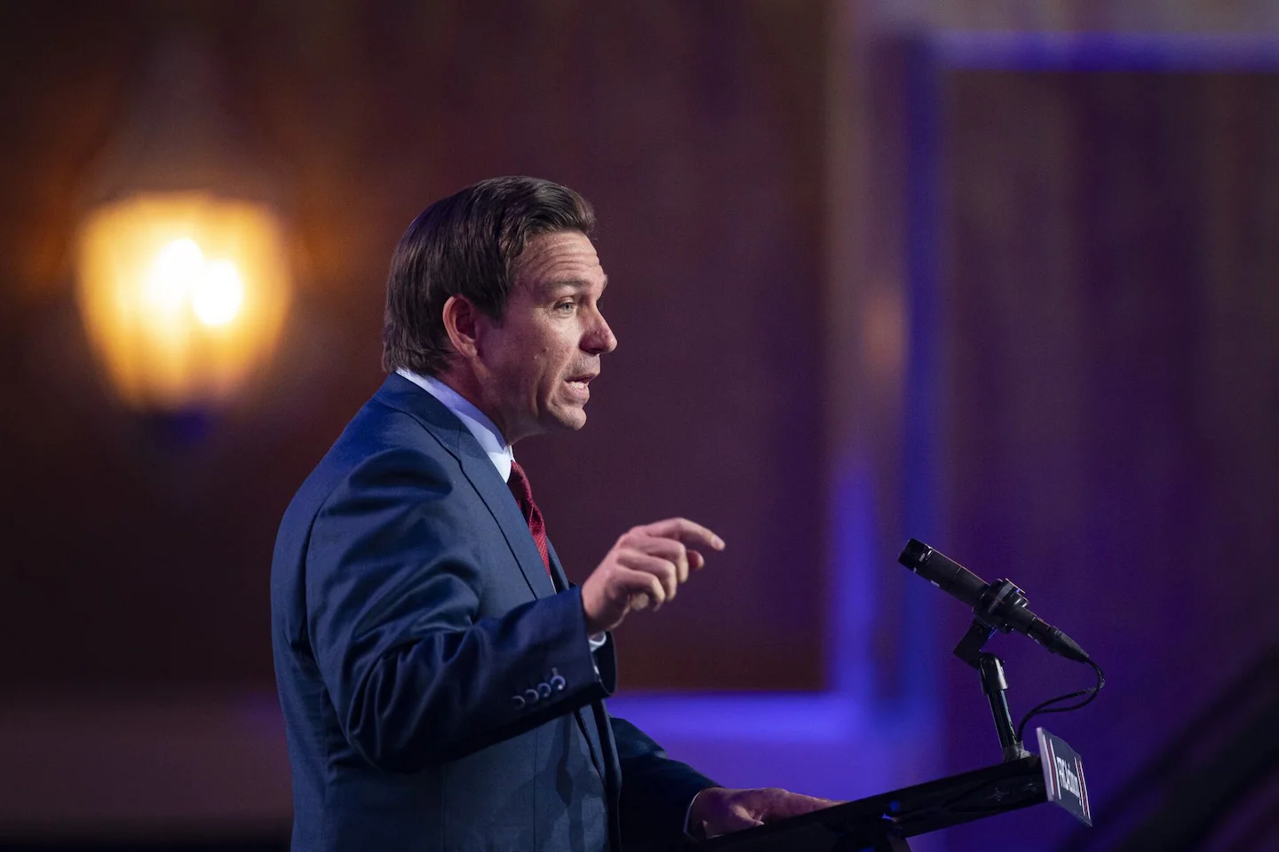 DeSantis' Covid stance sparks backlash and concerns from health experts