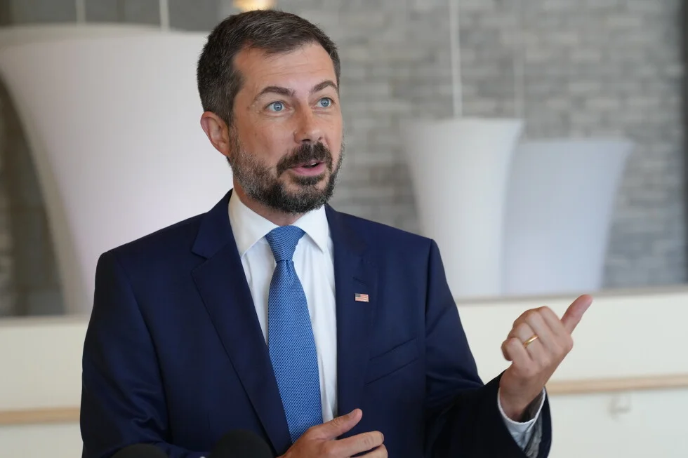 Buttigieg presses retail-style campaign in South Carolina as 2028 bid looms